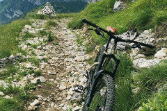 trails around Sorca